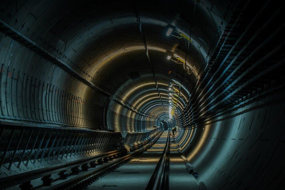 City Tunnel Leipzig Blick durch den City Tunnel Leipzig mit Beleuchtung