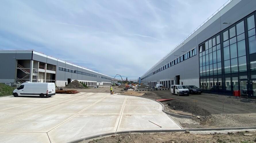 Construction progress at Bottrop logistics park with over 50,000 m² of steel fibre-reinforced flooring for Yusen Logistics, developed by Prologis